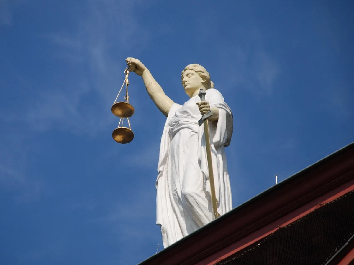 The Meaning, History and Symbol behind Lady Justice Statue