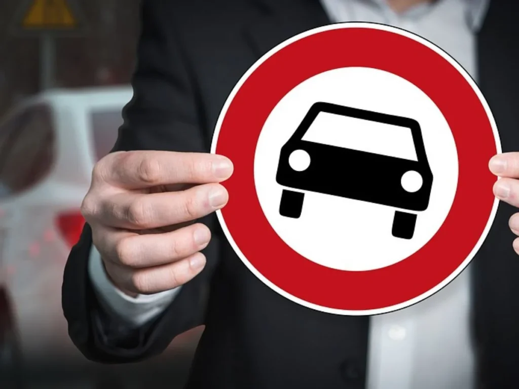 Section 82: Duty to obey Traffic Signs